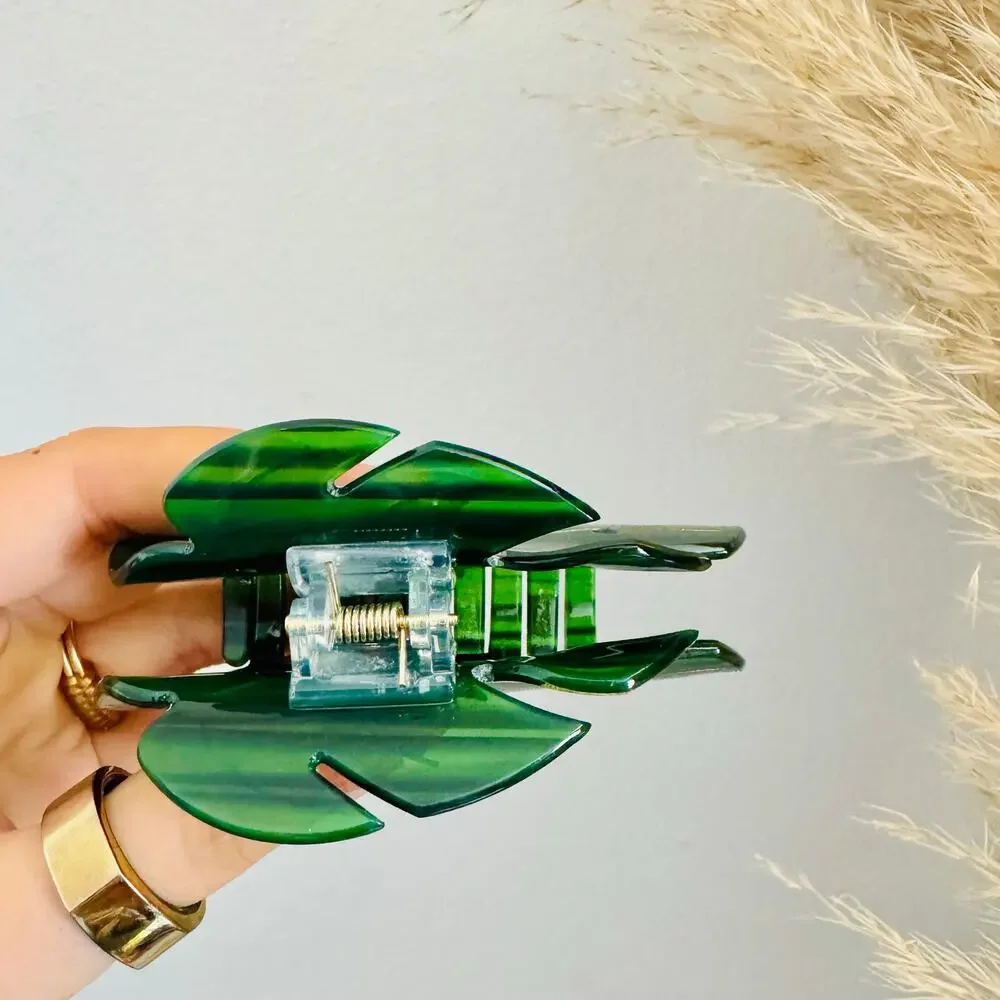 NEW ANTHROPOLOGIE Dark Green Gold Palm Monstera Leaf Plastic Hair Claw Clip